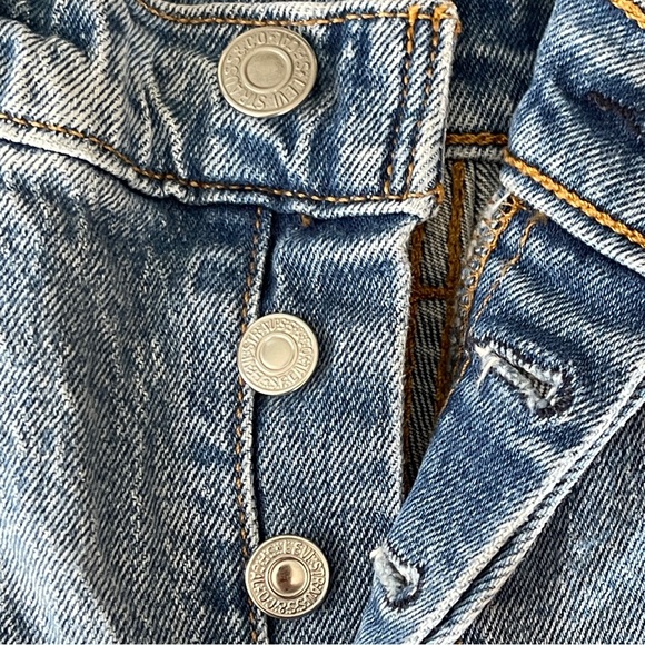 Levi's 501 Peanuts Denim Shorts Size 25 Snoopy Woodstock Button Fly Yellow Tab - Picture 4 of 11